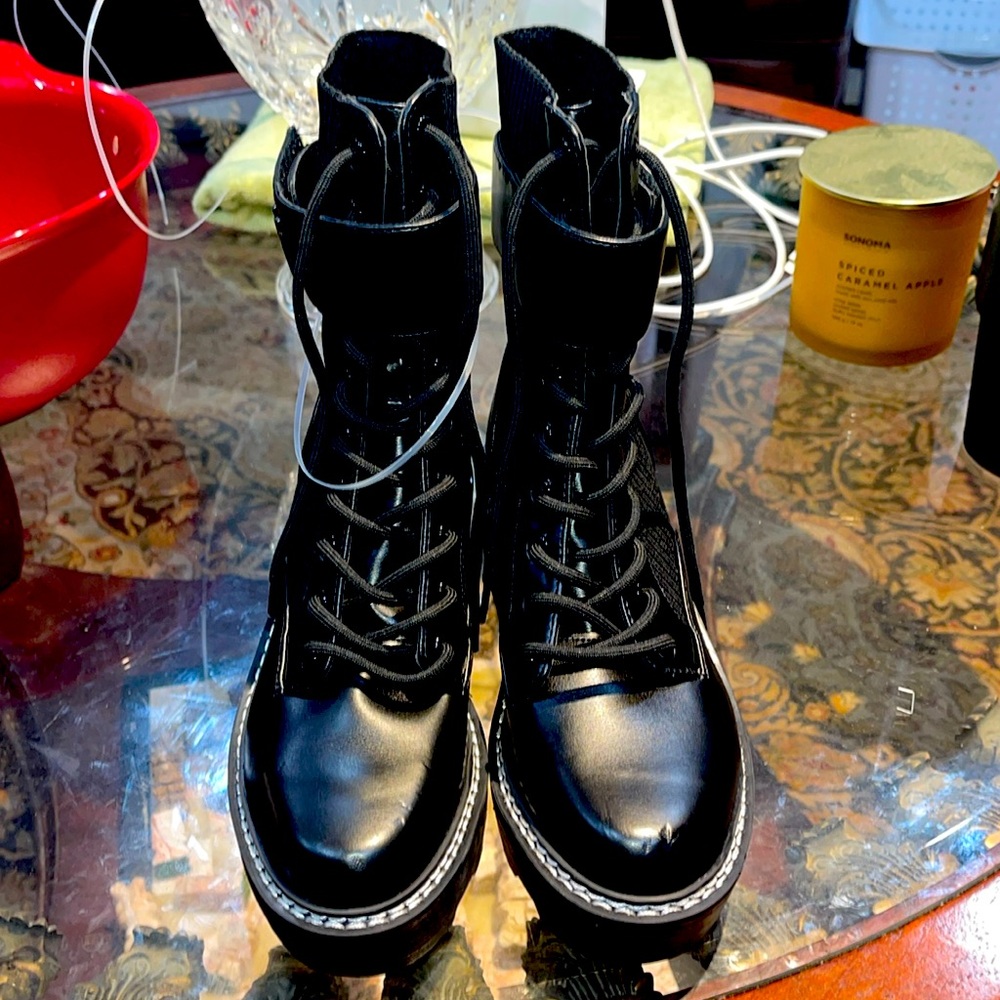 Calvin Klein Arabel 2 women’s boot (NWOT)
